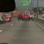 Com isso, o crime foi na altura de Fazenda Botafogo, na Zona Norte do Rio. As vítimas pediram ajuda a policiais que estavam em uma viatura na altura de Guadalupe. (Foto: Reprodução)