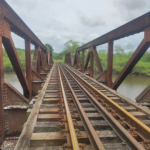 O acesso é feito apenas por trilha. (Foto: Reprodução)