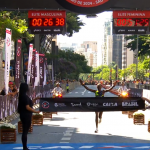 Enquanto, no feminino, Agnes Keino (51m25s) cruzou a linha de chegada em primeiro lugar. (Foto: Reprodução)