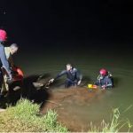 Ela conseguiu se salvar e, mesmo no escuro, andou por uma estrada rural em busca de ajuda para o pai. (Foto: TV Globo)