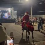 Esse foi apenas um dos momentos especiais de sua trajetória como Papai Noel, que, segundo ele, não encanta apenas as crianças. (Foto: TV Globo)