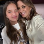 No último domingo (15), a apresentadora de televisão Ticiane Pinheiro usou suas redes sociais para responder uma seguidora que insinuava que ela não tinha uma boa relação com a filha, Rafa Justus, de 15 anos (Foto: Instagram)