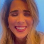 “Eu tô aqui esperando, não sei por que, mas ao chegar comecei a sentir dor de barriga”, iniciou Wanessa, brincando. (Foto: Instagram)