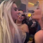 Andressa provocou uma briga com Juju Ferrari durante uma festa. A modelo jogou bebida na influenciadora, que reagiu tacando uma taca no rosto de Urach. Como consequência, a mãe de Arthur e León teve que parar no hospital e recebeu alguns pontos no rosto. (Foto: Reprodução)