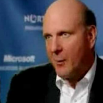 Steven Anthony Ballmer foi presidente executivo da Microsoft desde 21 de julho de 1998 até ser substituído por Satya Nadella em 2014, e é amigo de seu fundador, Bill Gates. Em 2022, ficou em oitavo lugar na 41ª lista anual da Forbes dos 400 americanos mais ricos. (Foto: Reprodução/YouTube)