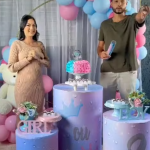 Após o incidente, o casal tinha ainda um problema: como dizer para a família que o balão havia estourado antes do tempo? Marina seguiu com o chá revelação e fingiu surpresa para o vídeo. (Foto: Reprodução/Instagram)