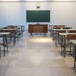 A partir de setembro de 2025, os centros de educação infantil públicos na cidade se tornarão gratuitos para todas as crianças, uma decisão inédita anunciada pela governadora Yuriko Koike (Foto: Unsplash)