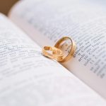 Esse divórcio deu início ao ciclo de casamentos e divórcios. Em média, o casal se casava e se divorciava a cada três anos. (Foto: Pexels)