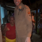 Durante essa tentativa de abordagem eu percebi que tinha uma caixinha de som perto dela e eu perguntei: 'a senhora gosta de música? Qual estilo a senhora gosta?' Então ela falou que gostava de forró, relatou o soldado. (Foto: Reprodução/Redes Sociais)