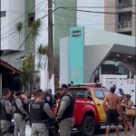 A Defesa Civil de Maceió e o Corpo de Bombeiros vão fazer uma perícia no local. Só depois disso, os hóspedes e funcionários devem voltar ao local. (Foto: Reprodução)