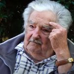 Em um relato bastante emocionante, Mujica contou que o câncer no esôfago se espalhou para o fígado. (Foto: Reprodução)