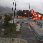 Assim, a família ficou ferida no acidente com um avião que ultrapassou a pista do aeroporto de Ubatuba e explodiu na Praia do Cruzeiro na manhã de quinta-feira (9). (Foto: Reprodução)