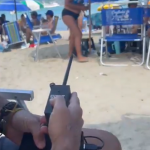 Embora não se saiba em qual praia a cena ocorreu, no vídeo é possível ouvir uma música brasileira. (Foto: Reprodução)