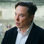 Em um comunicado, Elon Musk esclareceu que a explosão não tinha relação com o veículo em si. "Confirmamos agora que a explosão foi causada por fogos de artifício muito grandes e/ou uma bomba carregada na caçamba do Cybertruck alugado", afirmou o CEO da Tesla no X (Foto: TED)