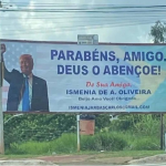 Um outdoor instalado na capital goiana parabeniza o presidente eleito dos Estados Unidos, Donald Trump. (Foto: Reprodução/X)