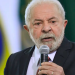 O presidente Luiz Inácio Lula da Silva (PT) defendeu que a proibição do uso de celulares nas escolas é uma forma de "educar" as crianças. (Foto: Divulgação/Marcelo Camargo/Agência Brasil)