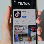 Agora, se o impasse não for resolvido até domingo, o TikTok poderá ser retirado das lojas de aplicativos, deixando apenas os usuários antigos com acesso, sem atualizações (Foto: Unsplash)