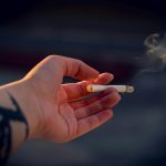 As autoridades de Milão adotaram nesta quarta-feira (1°) uma nova regulamentação contra o cigarro. (Foto: Pexels)