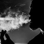 Com isso, a regulamentação, que exclui os cigarros eletrônicos, traz uma exceção. (Foto: Pexels)