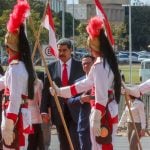 Enquanto o país se prepara para protestos massivos convocados pela líder da oposição, María Corina Machado, que defende o reconhecimento da vitória de Edmundo González Urrutia, agora exilado, Maduro segue fingindo que venceu as eleições e desafiando a comunidade internacional (Foto: Agência Brasil)