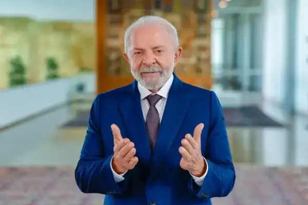 Lula sanciona Lei Antifacção que encerra auxílio a familiares de membros do CV e do PCC