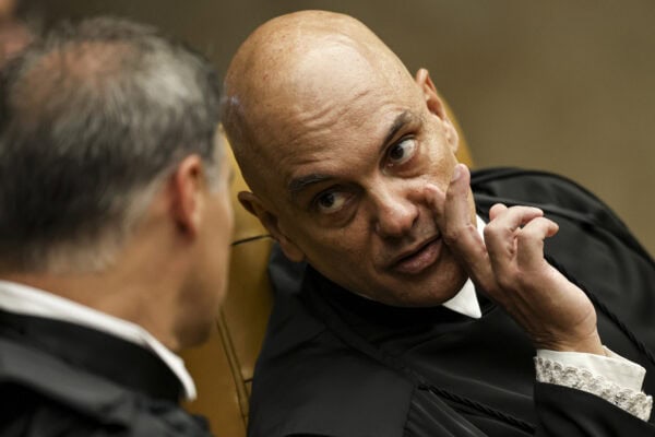 Revelado! Moraes e sua esposa adquiriram R$23,4 milhões em imóveis nos últimos 5 anos, com pagamentos realizados à vista