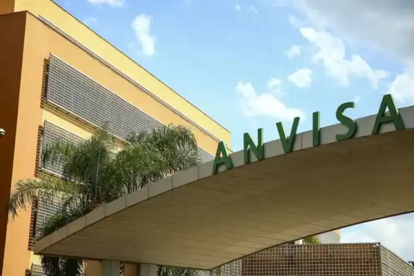 Medicamentos proibidos pela Anvisa por risco de contaminação podem estar na sua casa; confira as marcas