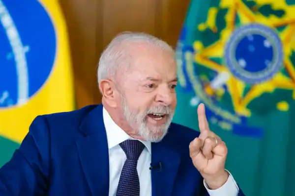 Lula enfrenta obstáculos a seis meses da eleição e busca acelerar medidas estratégicas