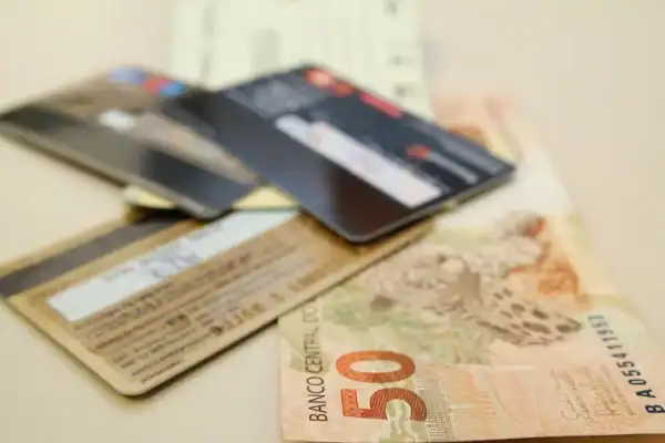 Salário pode diminuir? Saiba os impactos da proposta para acabar com a escala 6×1