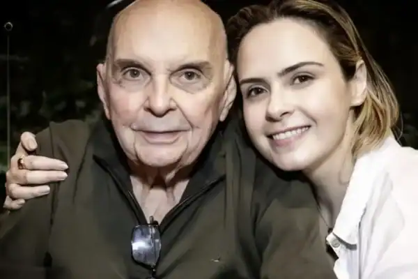 Veja o instante em que o pai de Ana Paula é sepultado em Belo Horizonte