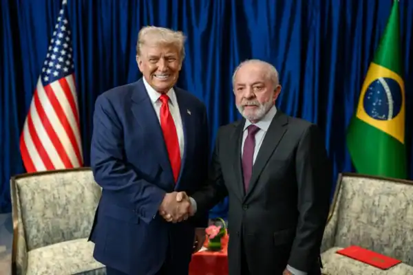Chamada em que Trump disse ‘eu te amo’ a Lula ocorreu por celular de empresário