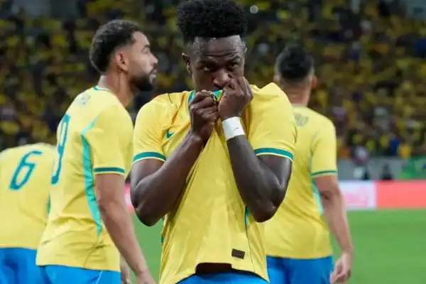 Vini Jr. se envolve em disputa acirrada pela artilharia com Messi e Mbappé na Copa