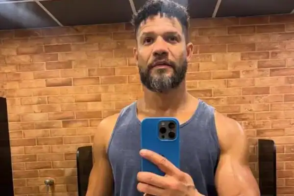 Ex-BBB Juninho se arrisca no conteúdo adulto e revela ganhos de R$ 200 mil em dois meses