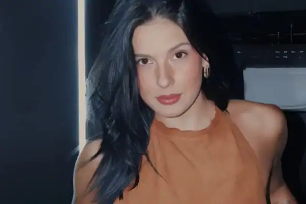 Ana Castela diverte os fãs no Dia dos Namorados com bom humor e sofrência