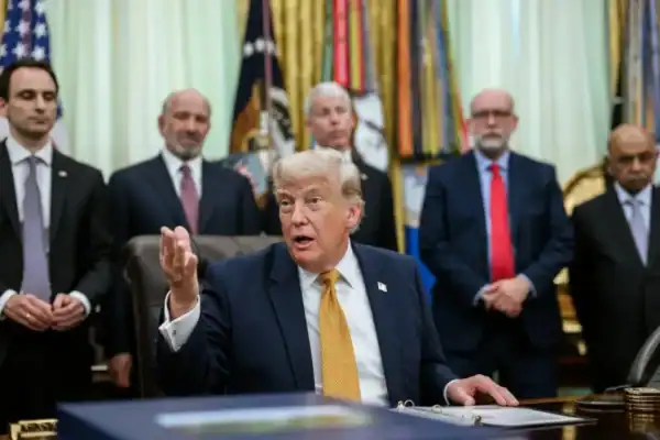 Trump ameaça impor tarifa de 100%; veja se Brasil será impactado
