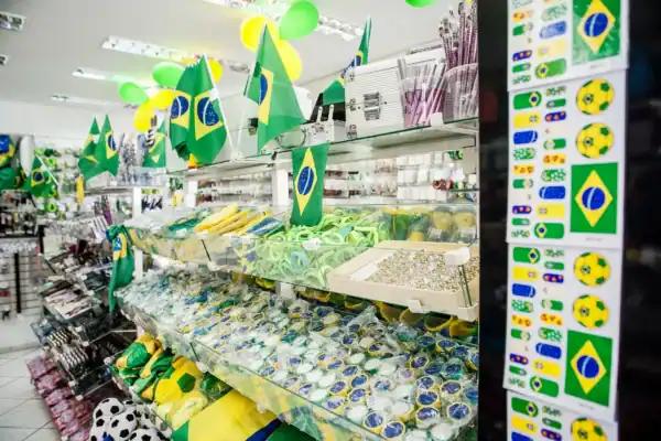 Golpes na Copa do Mundo 2026: aprenda a proteger seu dinheiro e celular das novas fraudes