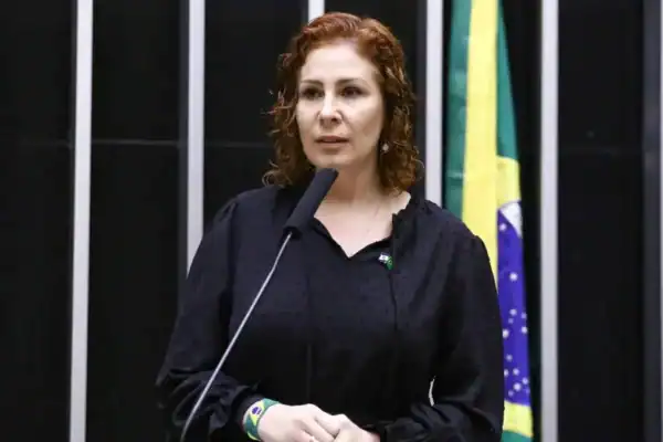 Itália revoga autorização de extradição de Carla Zambelli
